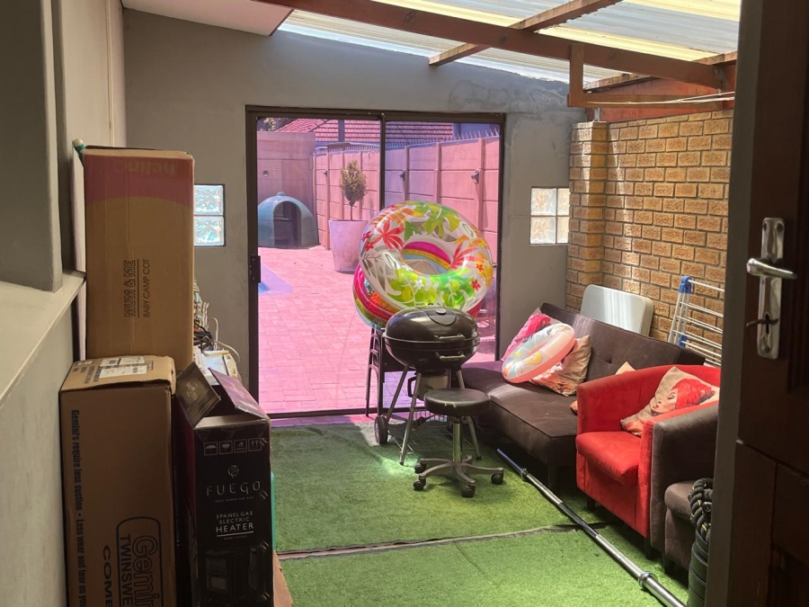  Bedroom Property for Sale in Townsend Estate Western Cape